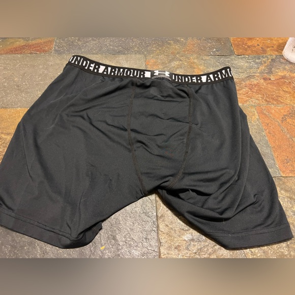 Under Armour compression Shorts - Picture 4 of 6